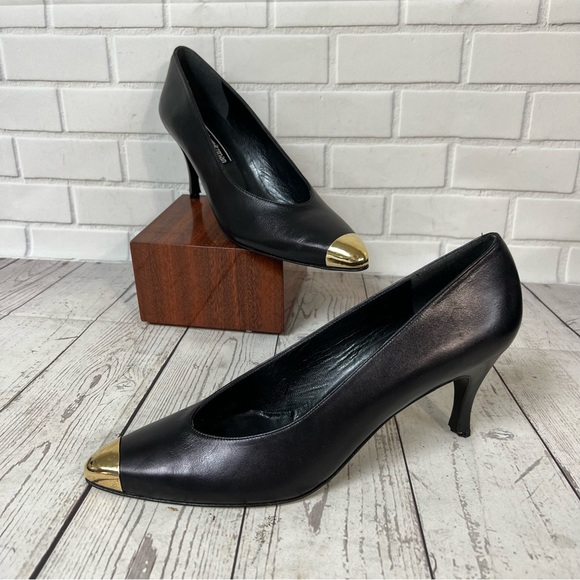 Stuart Weitzman Shoes - Stuart Weitzman Vintage Heels Black Gold Cap Toe Size 9 SS Narrow Leather READ